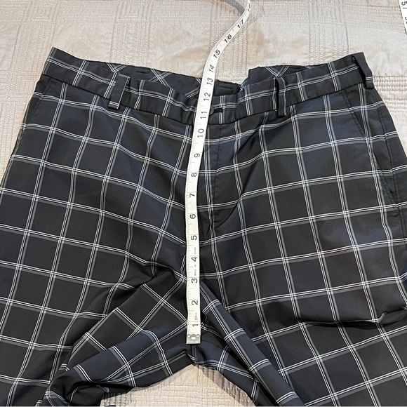 Nike Golf Mens 32 Dri-Fit Standard Fit Shorts Black Check Print Flat Front - Picture 6 of 8